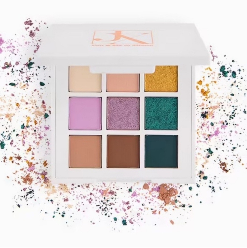 Just Ximena You & Me in Miami Eyeshadow and Satin Sand Highlighter